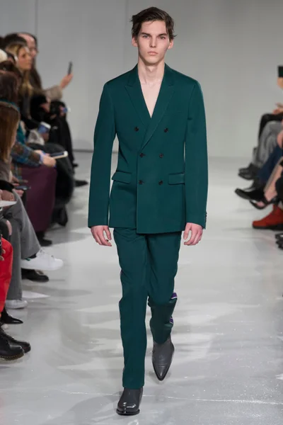 Look 48